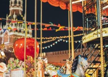 Behind the Scenes: Shocking Love Triangles in Entertainment