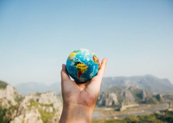 Love Brokers: Agents in Celebrity Relationships