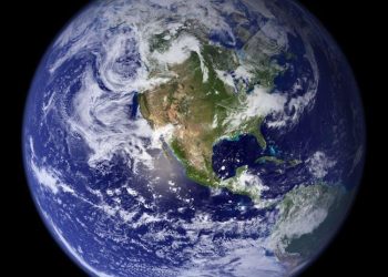 Hollywood’s Power Couples: Balancing Fame and Family