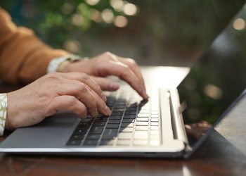 Maximizing Workplace Efficiency Through Effective Communication